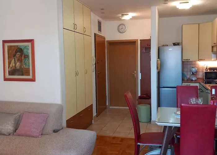 Harmony - Pleasant And Comfortable Place With A Balcony And A Secured Garage Appartement *