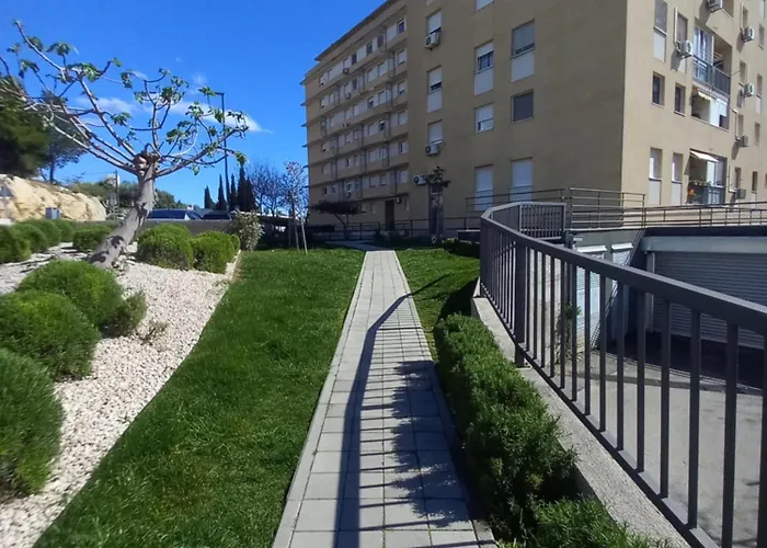 Harmony - Pleasant And Comfortable Place With A Balcony And A Secured Garage Appartement