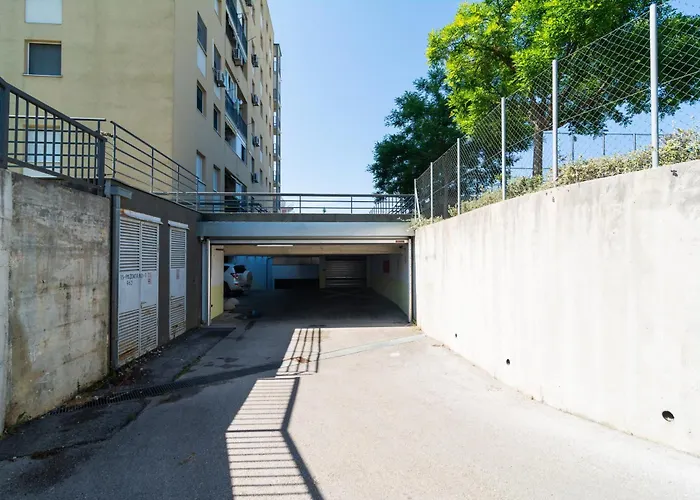 Harmony - Pleasant And Comfortable Place With A Balcony And A Secured Garage Appartement Split
