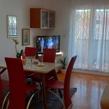 Apartment Harmony - Pleasant And Comfortable Place With A Balcony And A Secured Garage Split