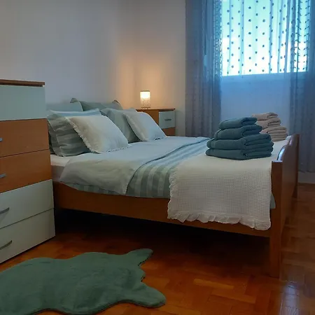 Harmony - Balcony And Free Secure Garage 아파트