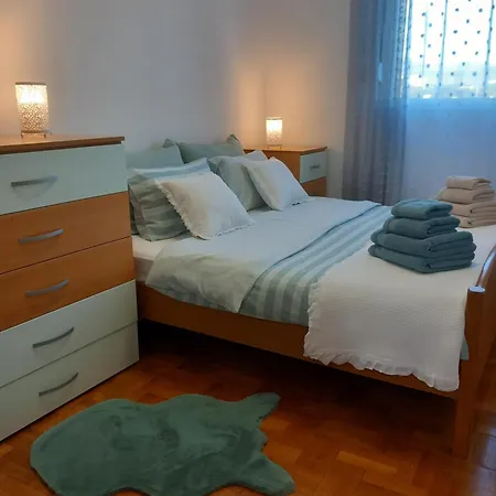 Harmony - Balcony And Free Secure Garage 아파트 스플리트