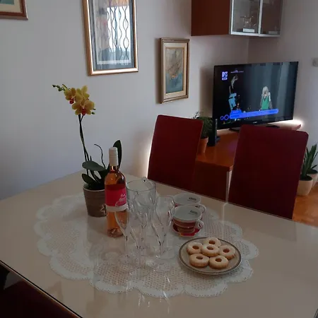Apartman Harmony - Pleasant And Comfortable Place With A Balcony And A Secured Garage