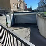 Harmony - Balcony And Free Secure Garage Apartman *
