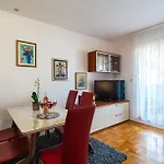 Harmony - Balcony And Free Secure Garage