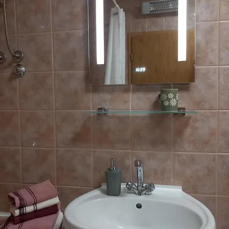 Harmony - Pleasant And Comfortable Place With A Balcony And A Secured Garage Spalato