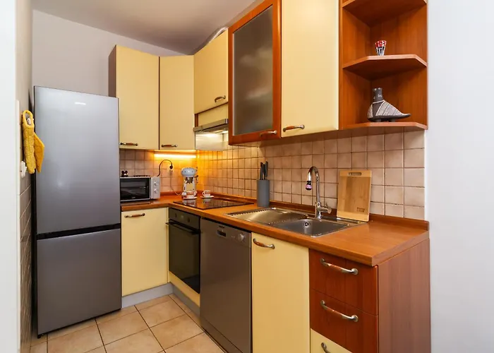 Apartman Harmony - Pleasant And Comfortable Place With A Balcony And A Secured Garage