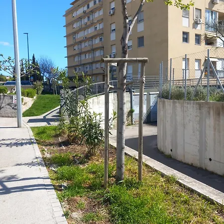 Harmony - Balcony And Free Secure Garage